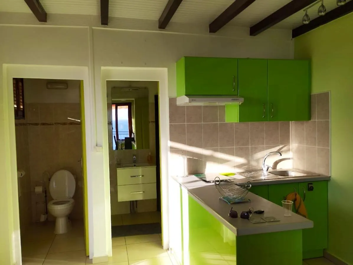 Lägenhet Appartement Confortable Avec Vue Sur Mer A Bouillante 50 M²
